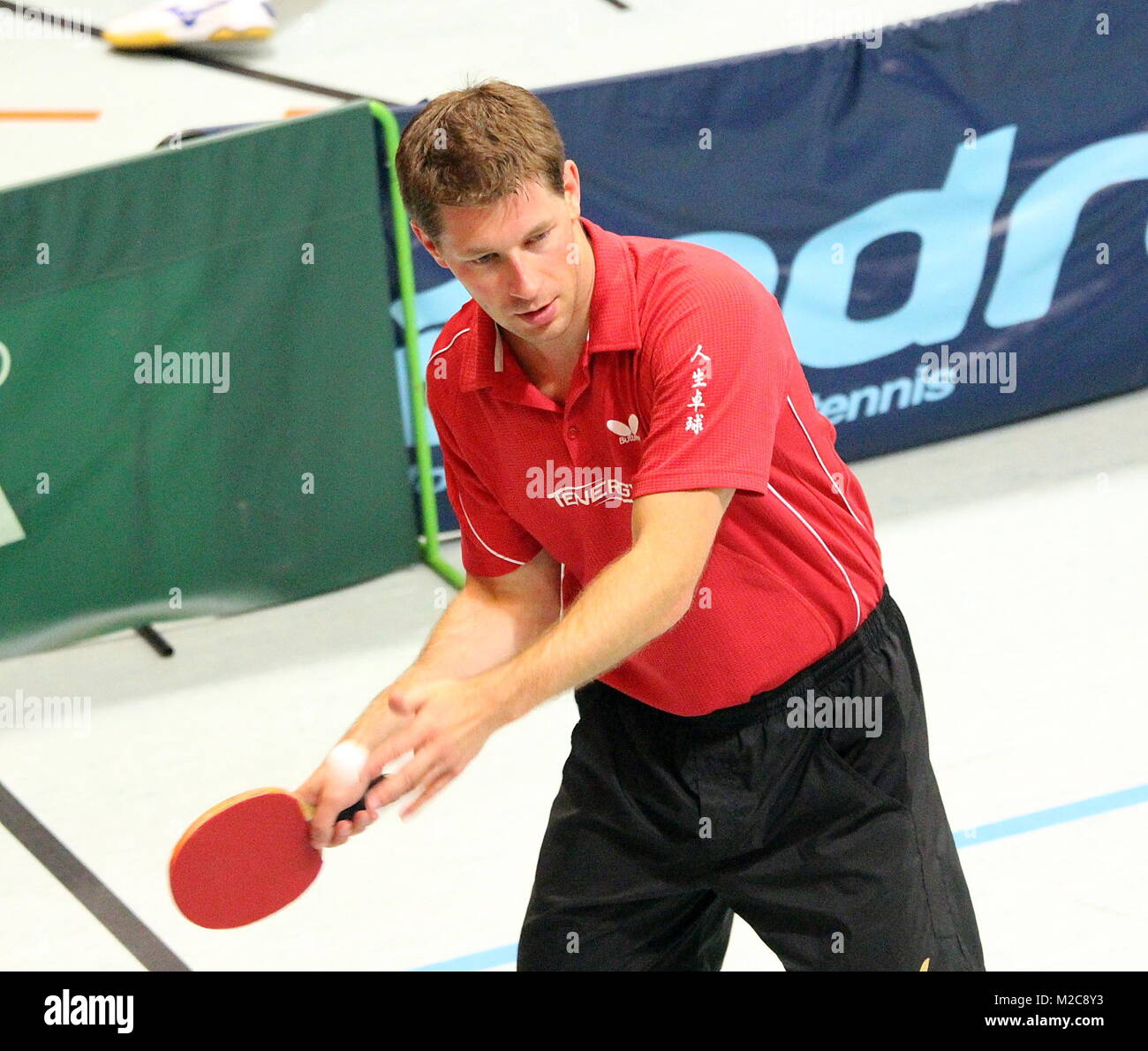Aufschlag für Bastian Steger beim Sommerlehrgang der deutschen Tischtennis-Nationalmannschaft (Herren) in Hinterzarten Stock Photo