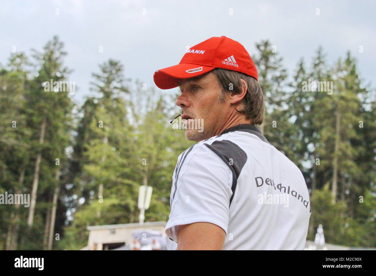 Andreas Bauer, Bundestrainer der DSV-Frauen-Skisprung-Nationalmannschaft  der Skispringer - Einzelwettkampf Frauen, FIS Sommer Grand Prix  Hinterzarten Stock Photo - Alamy