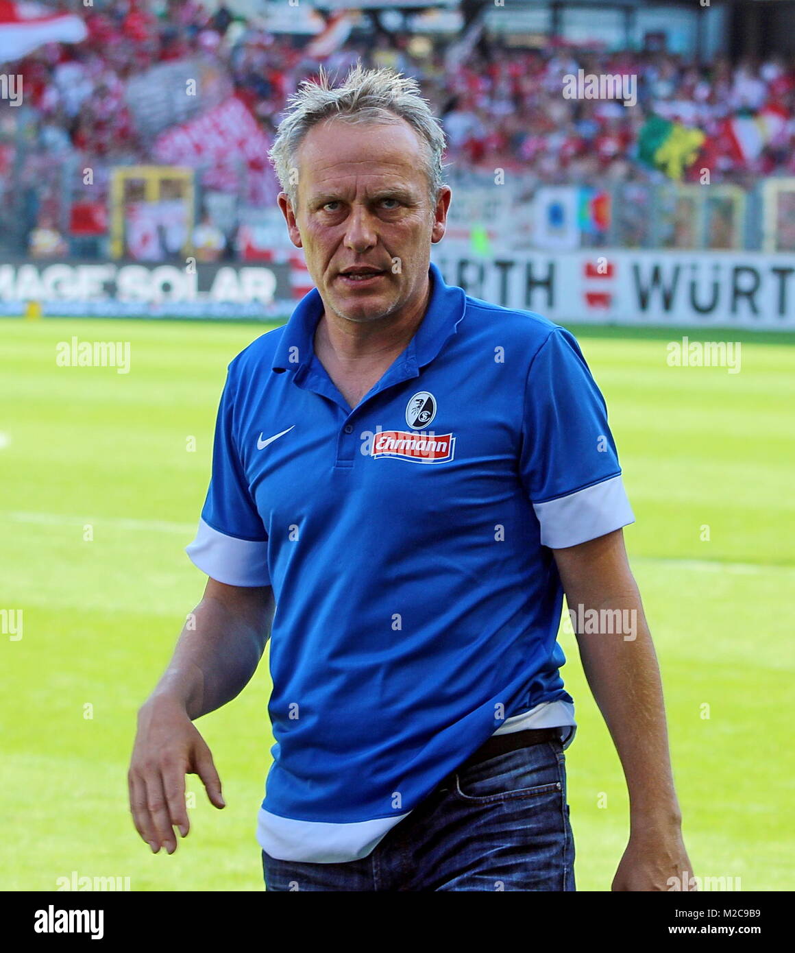 Christian Streich, Coach des SC Freiburg - Fußball-Bundesliga: 2. Spieltag, SC  Freiburg vs FSV Mainz 05 Stock Photo - Alamy