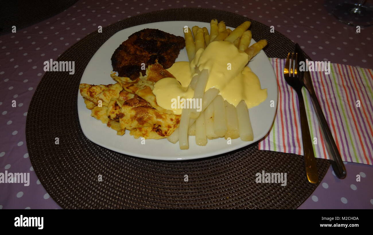Der Spargel Gilt Als Das Konigin Gemuse Der Spargel Wachst Im