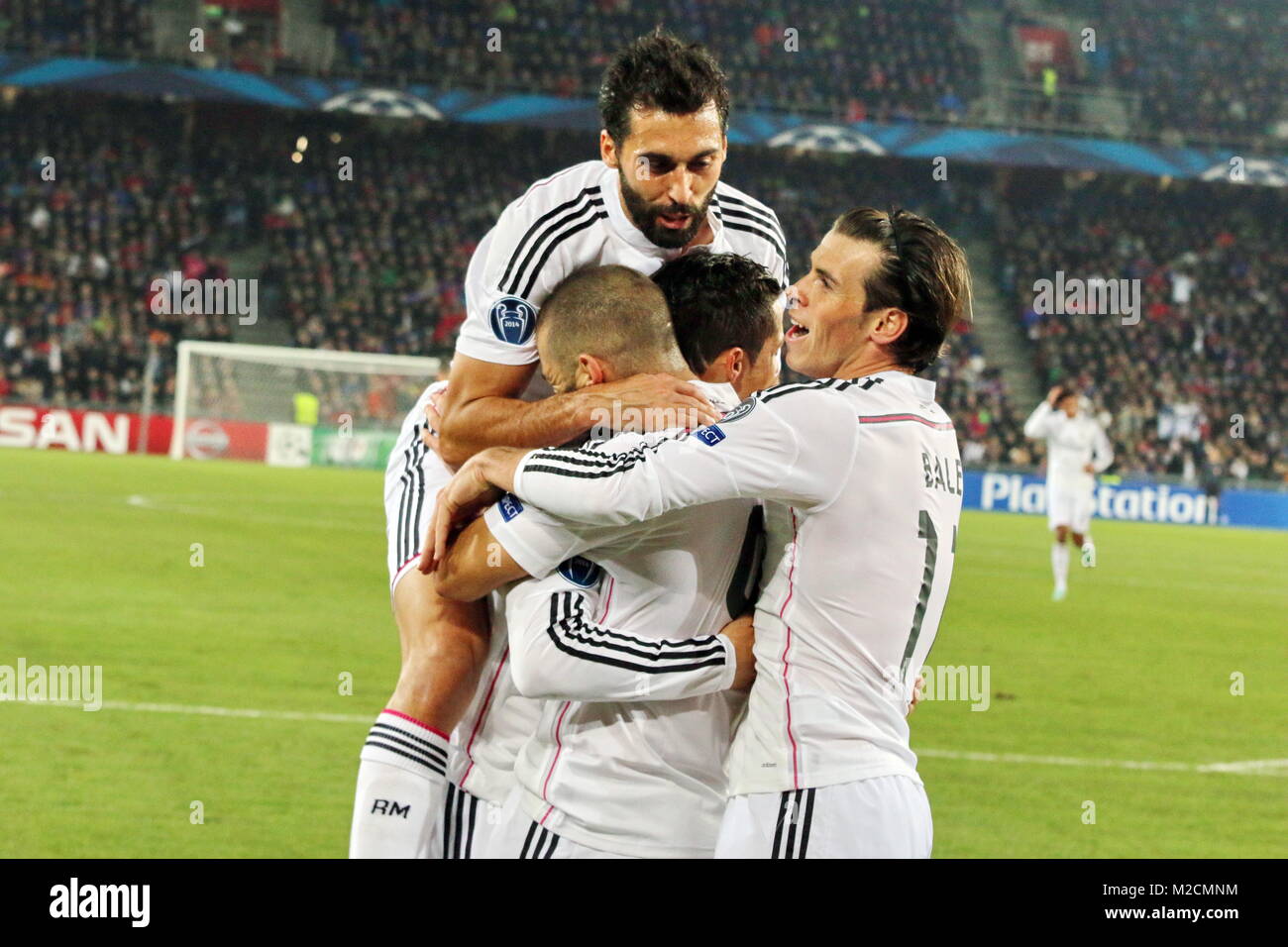 Koniglicher Jubel In Basel Bale Benzema Co Feiern Den Stock Photo Alamy