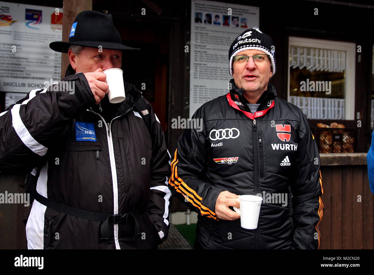 Rudi Tusch (rechts) und Detlef Braun beim Schwarzwaldpokal Schonach Teamwettkampf Stock Photo