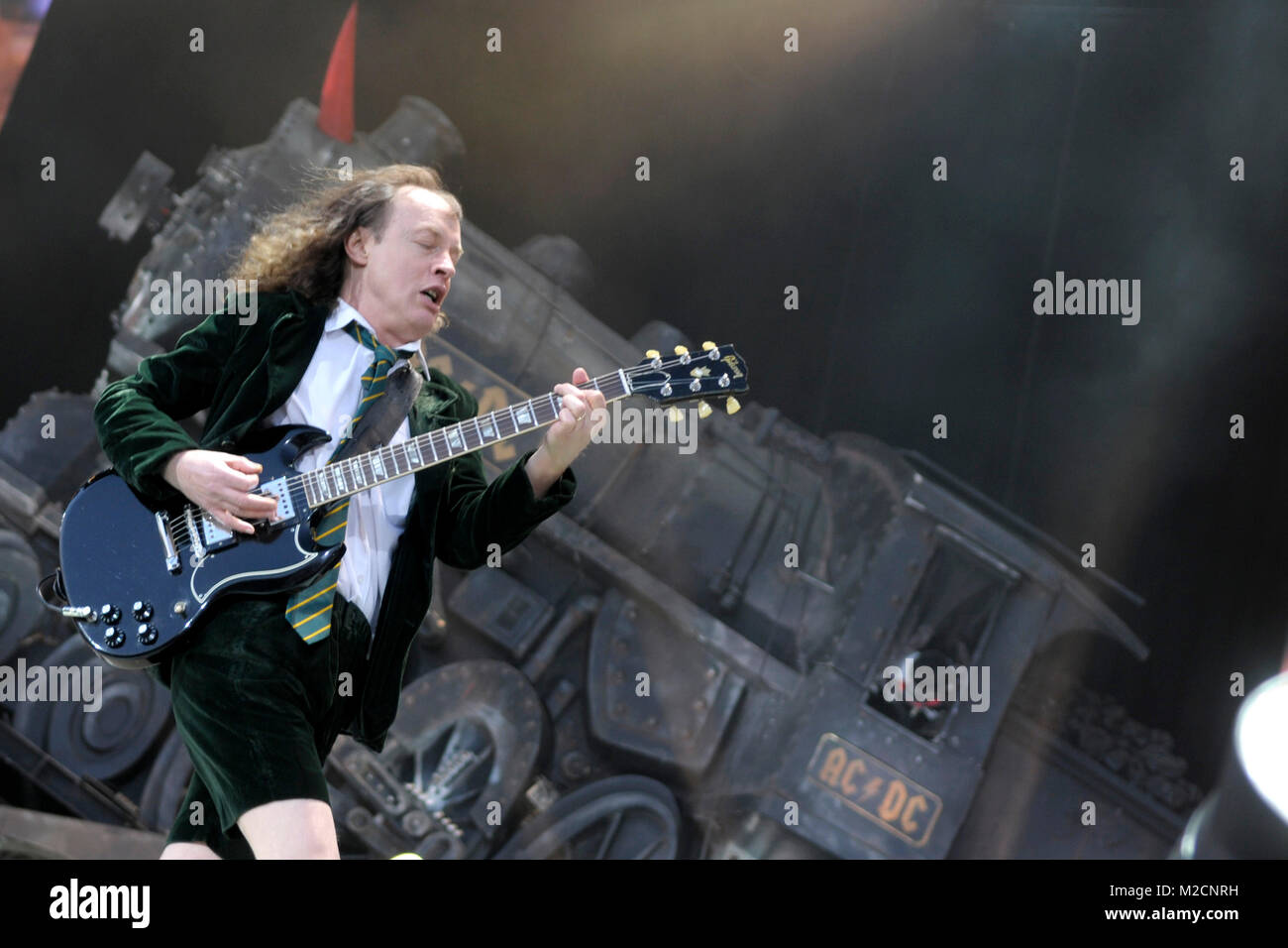 Die australische Band AC/DC spielt vor 80.000 Fans auf dem Messegelaende in Hannover am 25.05.2010 Stock Photo