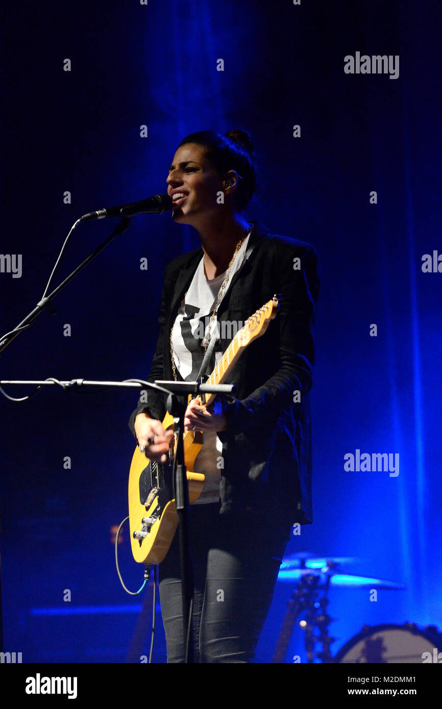 Die neuseelaendische Singer-/Songwriterin Brooke FRASER ('Something In The Water') bei ihrem Konzert im Capitol Hannover  am 27.04.2012 Stock Photo