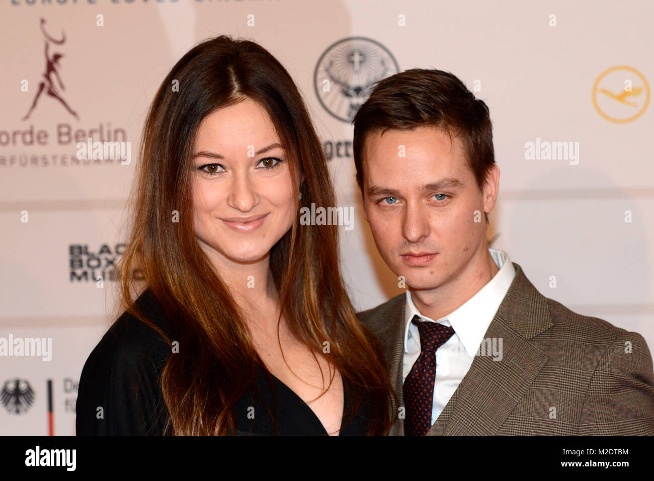 Tom schilling and annie mosebach hi-res stock photography and images - Alamy