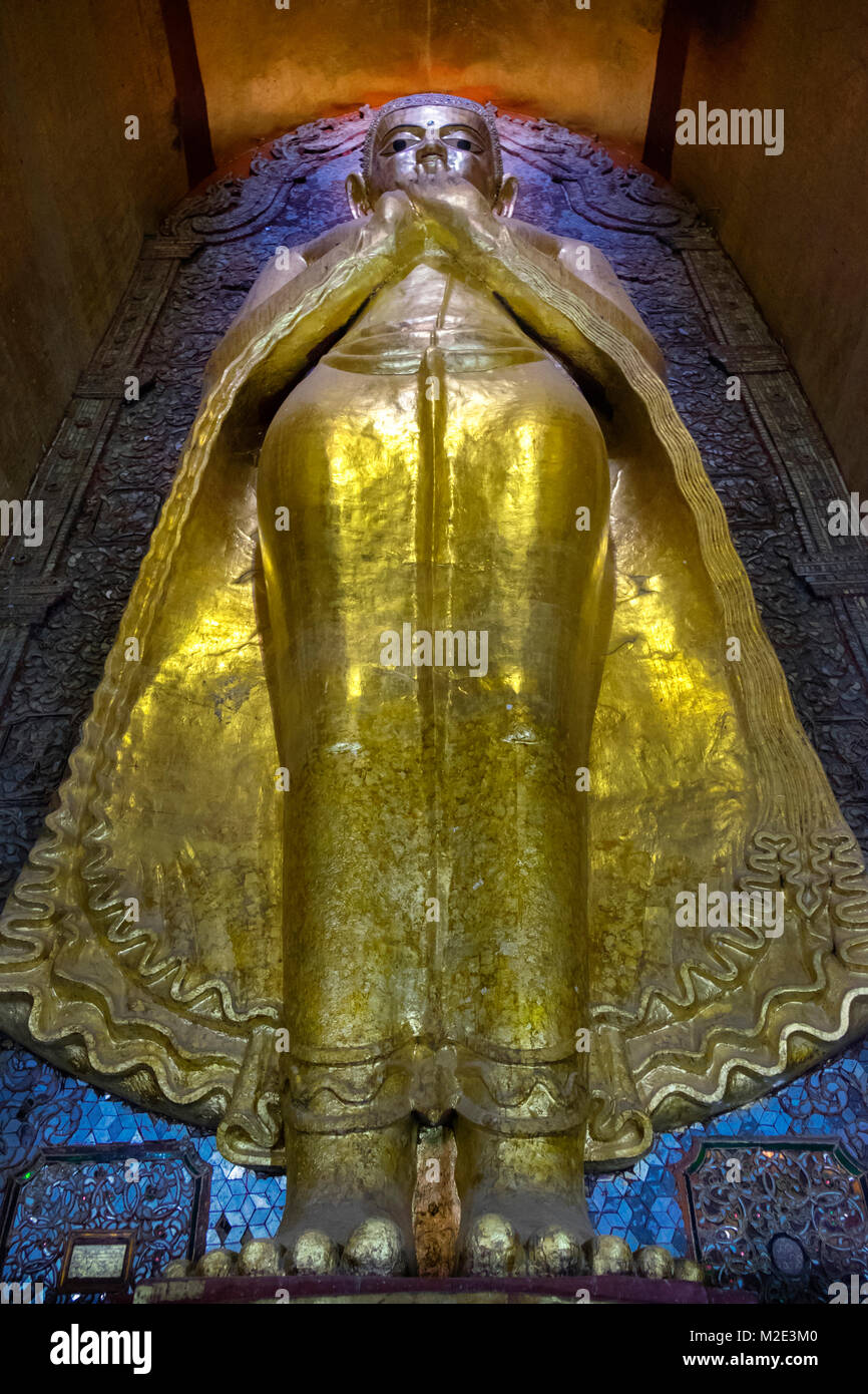 Golden statue Stock Photo Alamy