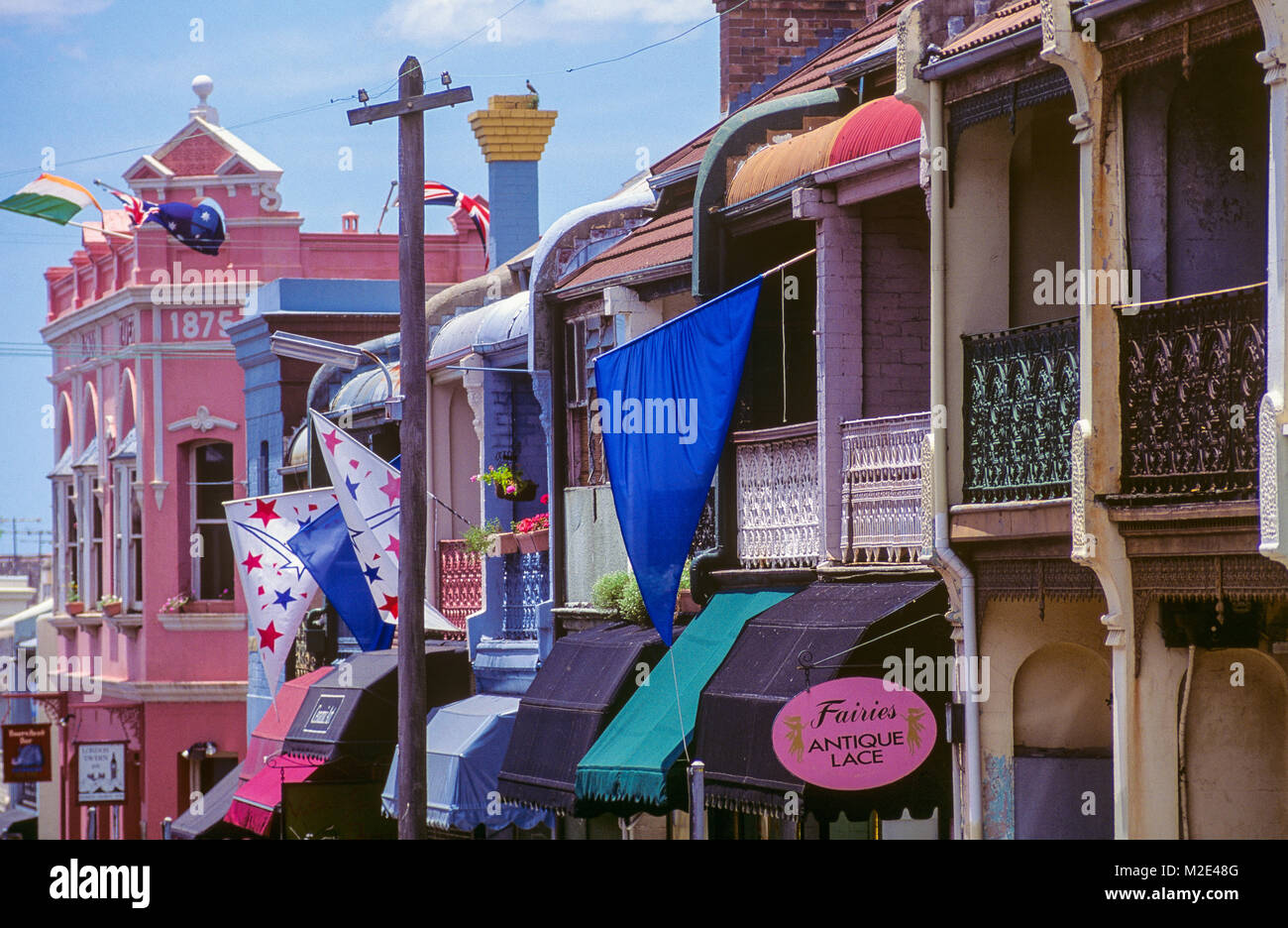 William Street in Paddington, NSW, looking towards the London Tavern 