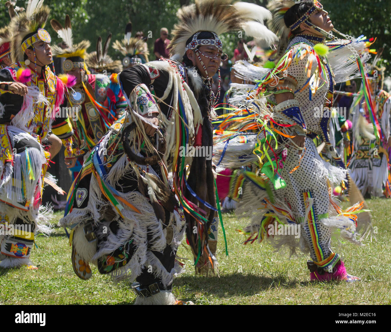Canada first nations pow wow hi-res stock photography and images - Alamy