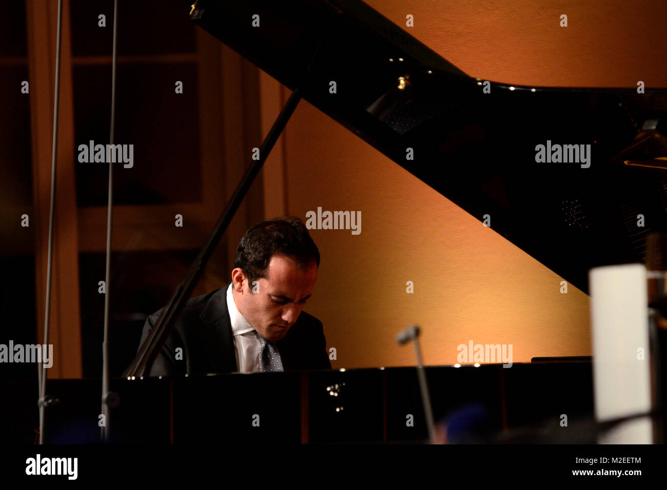 Pianist Igor Levit bei der Verleihung des NDR Kultur Sachbuchpreises im Schloss Herrenhausen in Hannover am 07.11.2013 Stock Photo