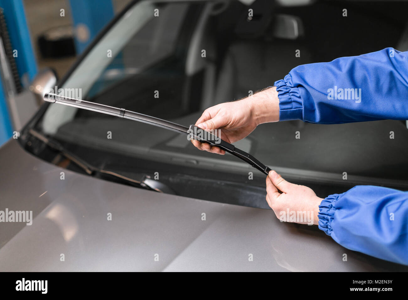 Where to change the windshield in Ufa 61 Where to change the windshield in Ufa 52