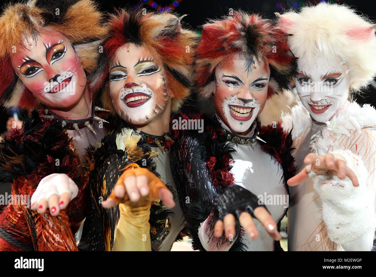 Premiere des CatsMusicals in Hamburg Stock Photo Alamy