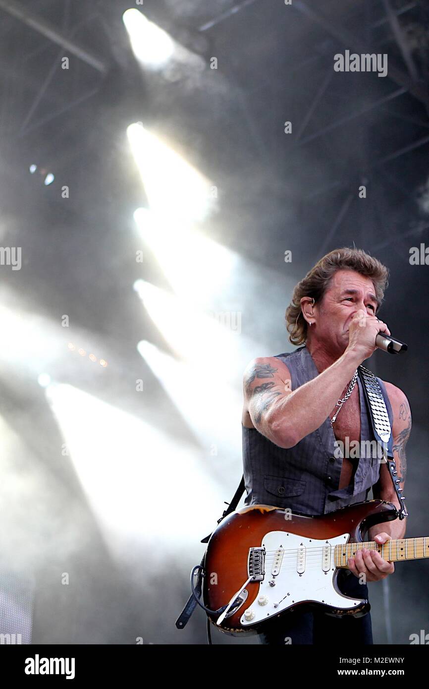 Peter Maffay live in Bad Segeberg Stock Photo - Alamy Illustration 