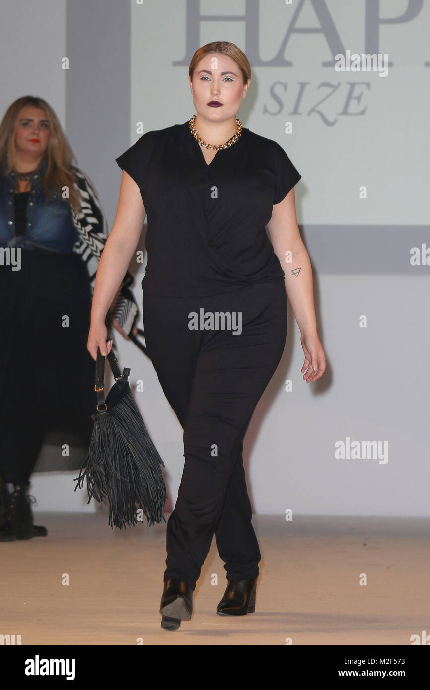 Hayley Hasselhoff von Hasselhoff), Plus Size Fashion Show in der Kulturkirche Altona, Hamburg, 17.10.2015 Stock Photo - Alamy