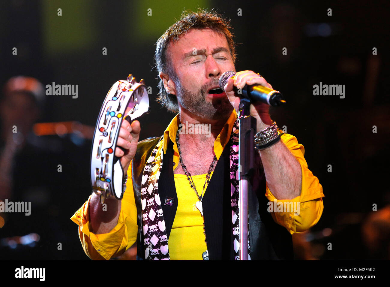 Paul Rodgers, ehemaliger Sänger der Bands 'Free' und 'Bad Company', steht am 25. Februar 2013 bei Rock Meets Classic in der Frankfurter Jahrhunderthalle auf der Bühne. Stock Photo