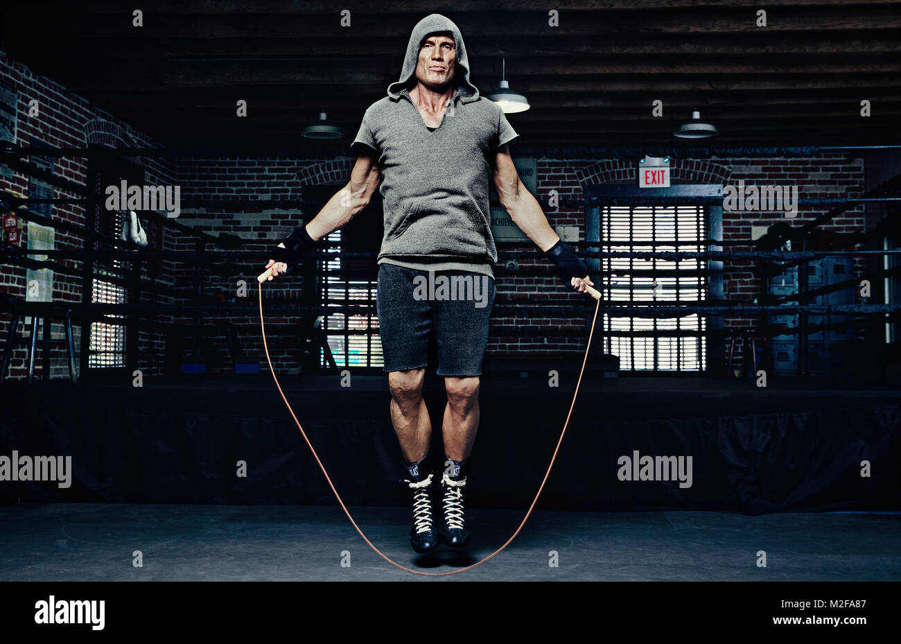 Los Angeles, California, USA. 5th Nov, 2017. DOLPH LUNDGREN Swedish actor, director, screenwriter, producer, and martial artist, works out in a gym. Credit: Brian Lowe/ZUMA Wire/ZUMAPRESS.com/Alamy Live News Stock Photo