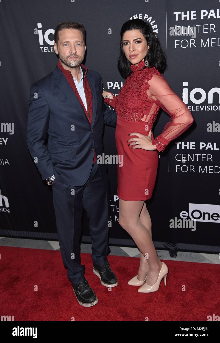 New York, NY, USA. 7th Feb, 2018. Jason Priestley, Cindy Sampson at arrivals for ION Television's PRIVATE EYES Preview Screening and Discussion, The Paley Center for Media, New York, NY February 7, 2018. Credit: Derek Storm/Everett Collection/Alamy Live News Stock Photo