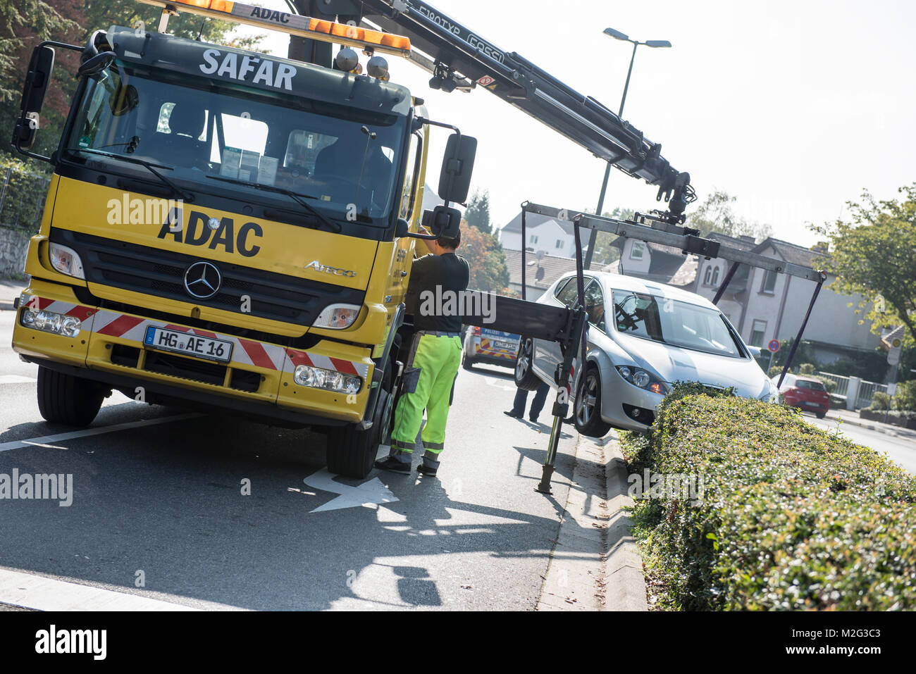 Verkehrsunfall mit einer verletzten Person im Hindenburgring in Bad Homburg. +++ 3S PHOTO / Foto: Sven-Sebastian Sajak Stock Photo