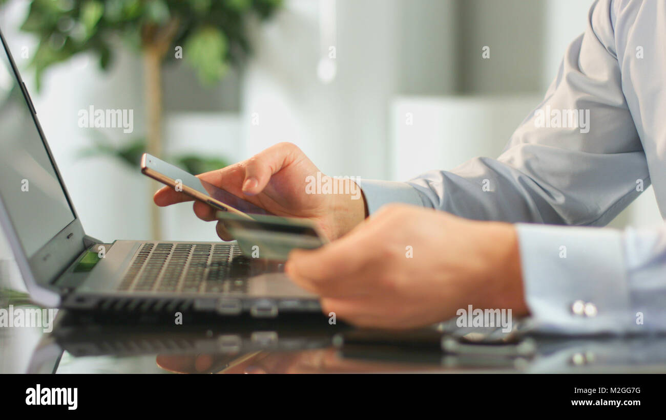 Уступка стоковые фото. Касса зарплата. Продавец в супермаркете. Making work pay. Easy work.