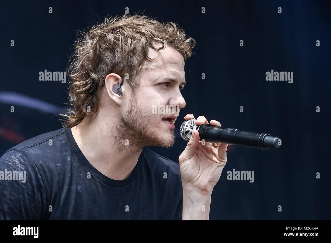 Sänger und Frontmann der Imagine Dragons Dan Reynolds beim Auftritt auf der Centerstage des Rock im Park-Festivals 2013 in Nürnberg. +++ 3S PHOTO / Foto: Sven-Sebastian Sajak Stock Photo