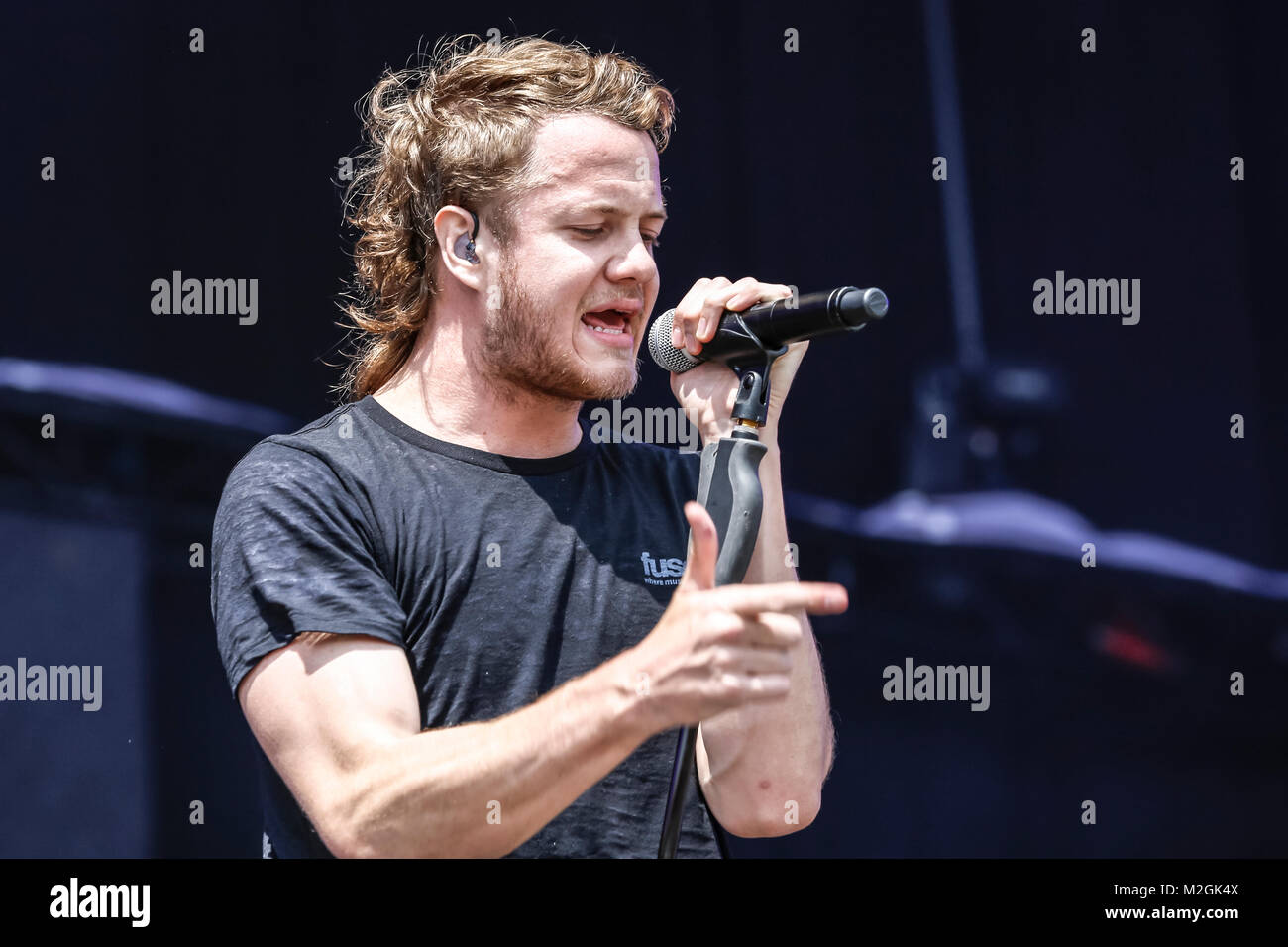 Sänger und Frontmann der Imagine Dragons Dan Reynolds beim Auftritt auf der Centerstage des Rock im Park-Festivals 2013 in Nürnberg. +++ 3S PHOTO / Foto: Sven-Sebastian Sajak Stock Photo