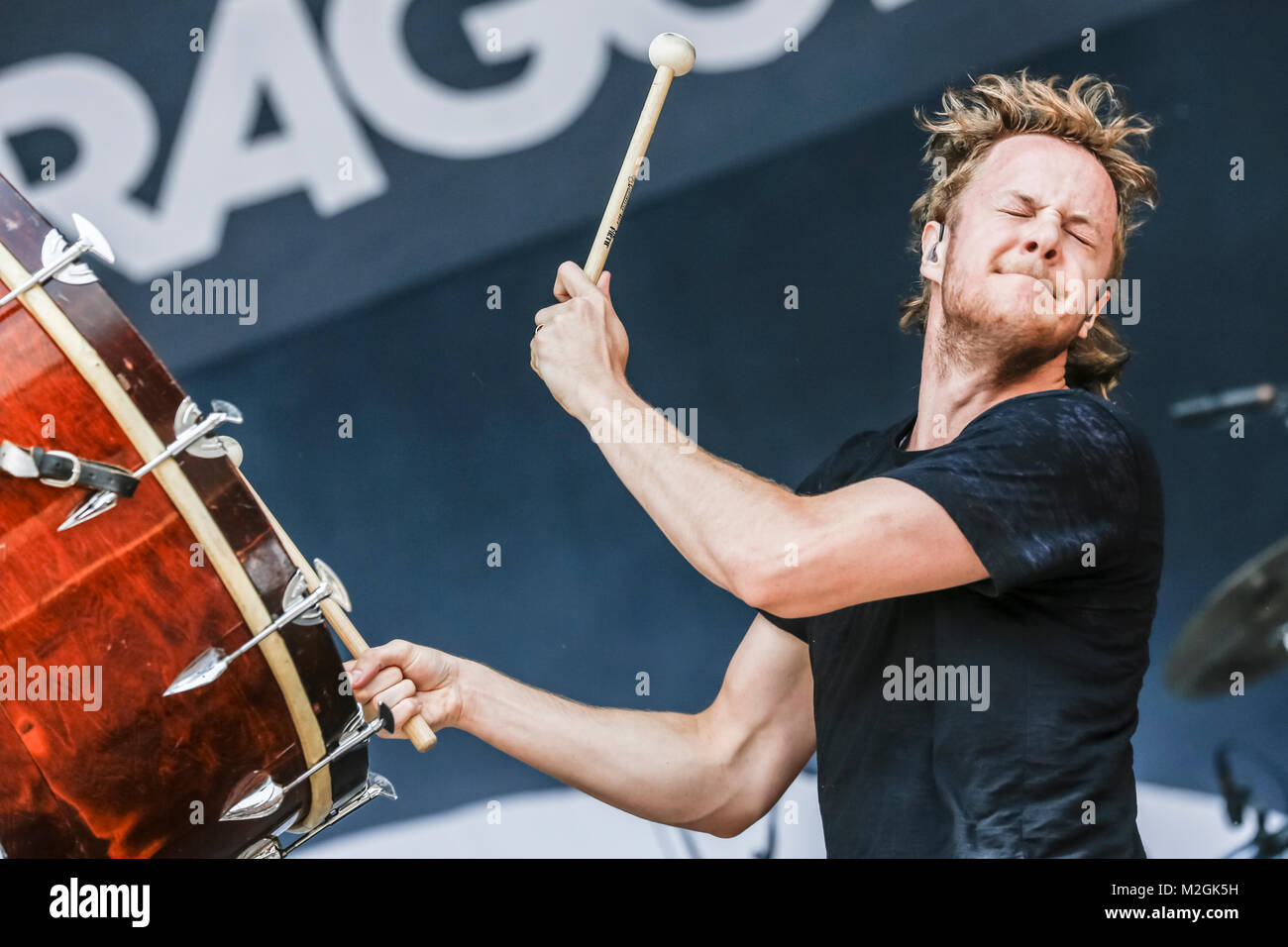 Sänger und Frontmann der Imagine Dragons Dan Reynolds beim Auftritt auf der Centerstage des Rock im Park-Festivals 2013 in Nürnberg. +++ 3S PHOTO / Foto: Sven-Sebastian Sajak Stock Photo