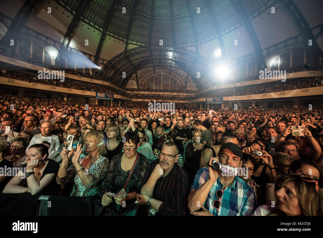 Festhalle Frankfurt High Resolution Stock Photography And Images Alamy