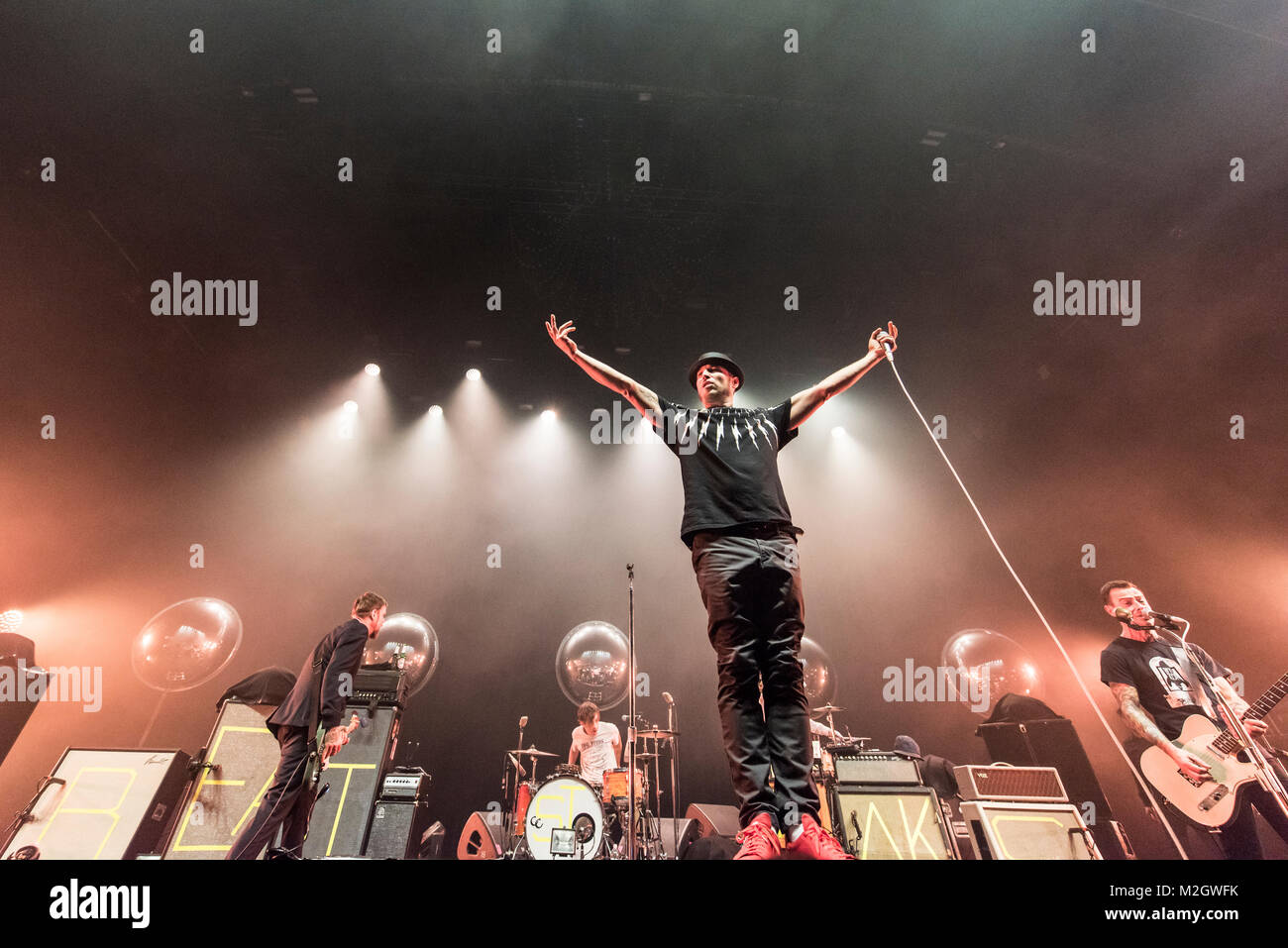 Die Berliner Alternative-Band Beatsteaks spielt am Donnerstag (11.12.2014) in der Jahrhunderthalle Frankfurt. +++ 3S PHOTO / Foto: Sven-Sebastian Sajak Stock Photo