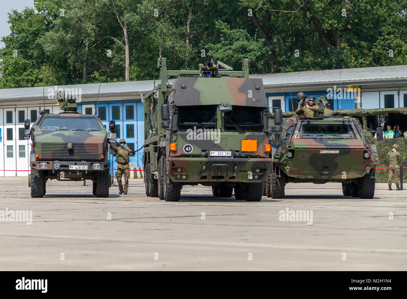 Tank transporter military vehicles hi-res stock photography and images ...