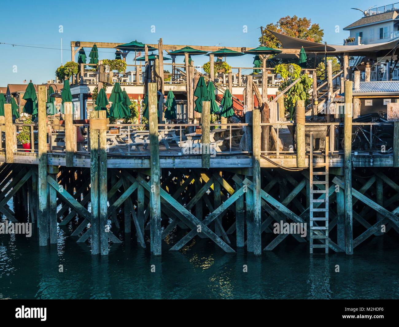 waterfront restaurant bar harbor maine Stock Photo Alamy