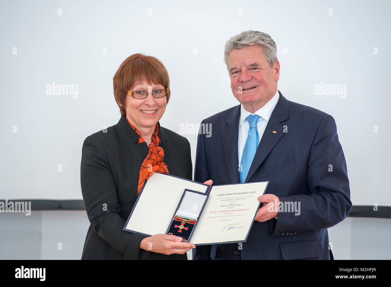 Federal President grants the Order of Merit of the Federal Republic of