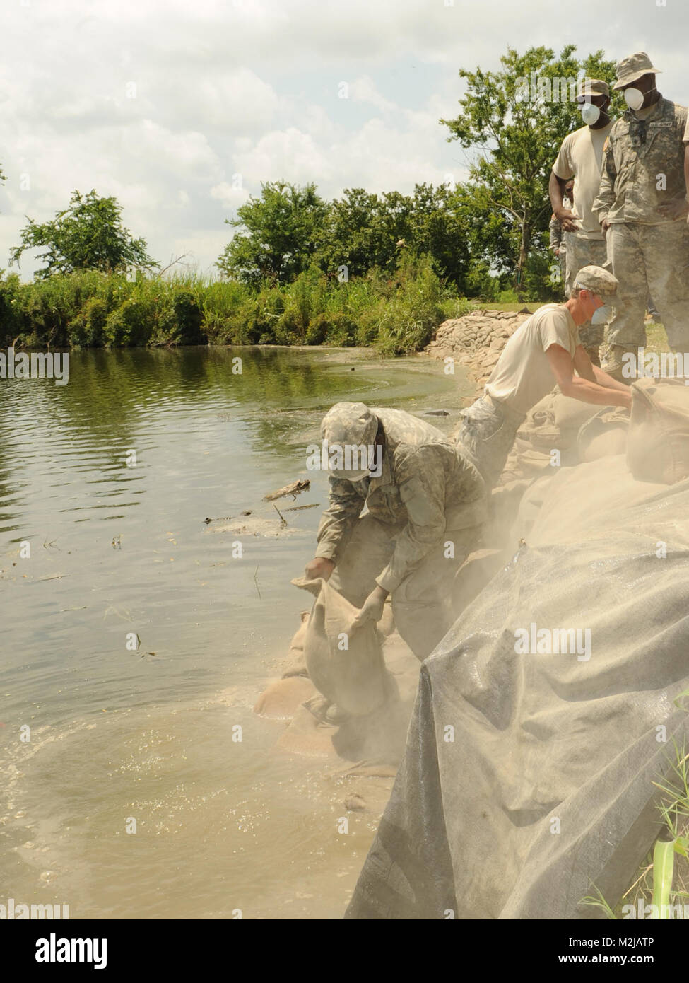 MYRTLE GROVE, La. Guardsmen assigned to the Louisiana National Guard's 528th Engineer Battalion