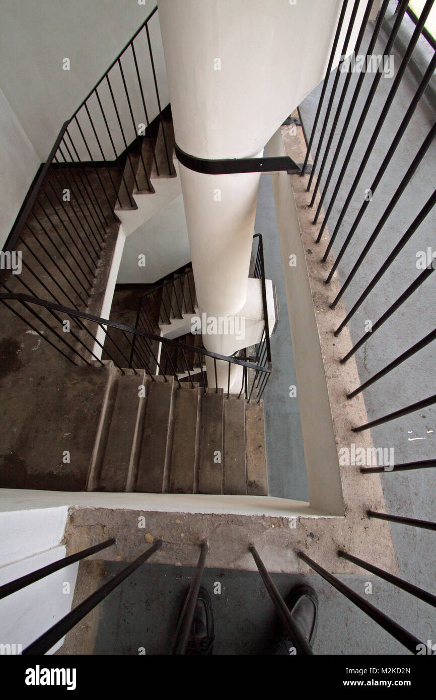 London council estate stairs hi-res stock photography and images - Alamy