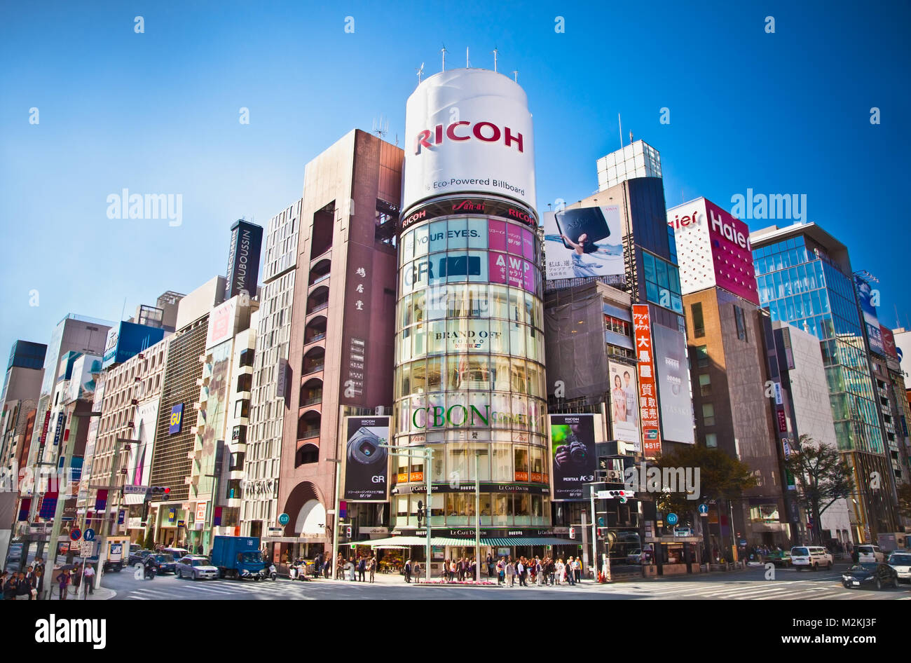 TOKYO, JAPAN - OKTOBER 28, 2014: Ginza shopping district on Oktober 28, 2014 in Tokyo, Japan. Ginza extends for 2.4 km and is one of the world's best  Stock Photo