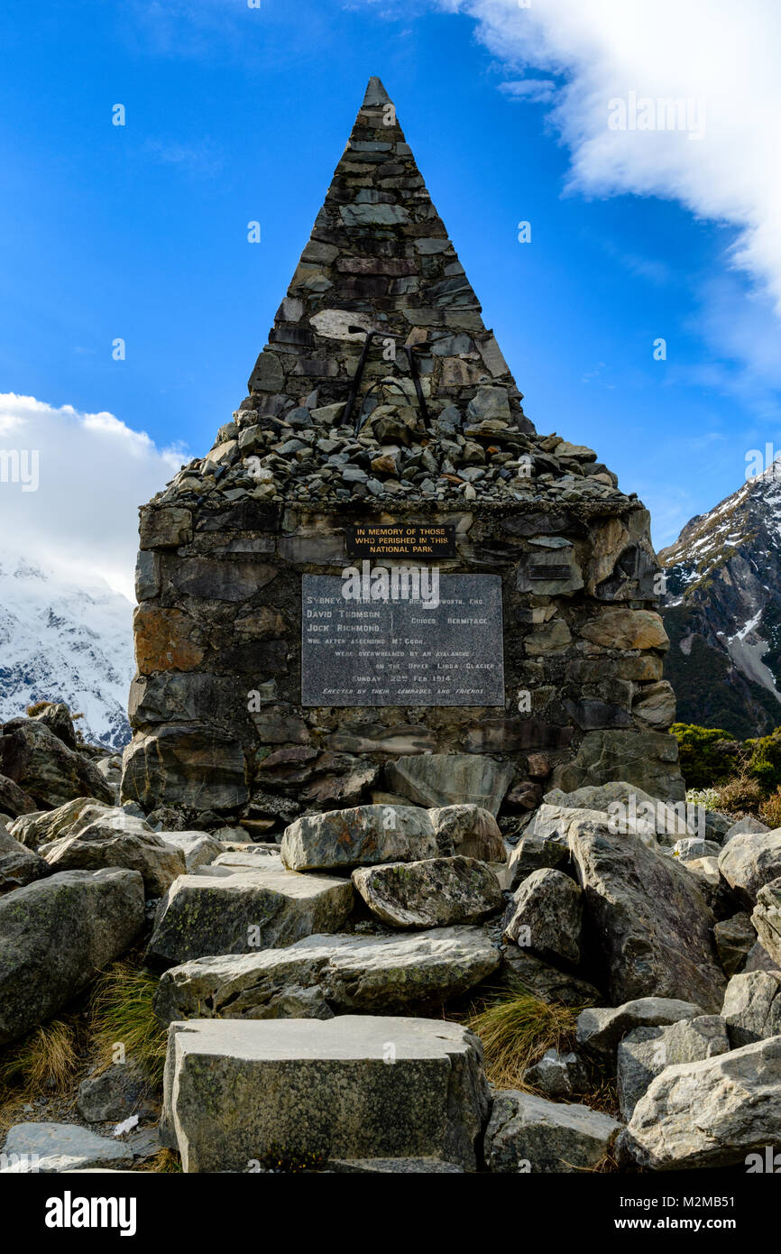 Monument to people killed in Aoraki Mount Cook National Park Stock Photo