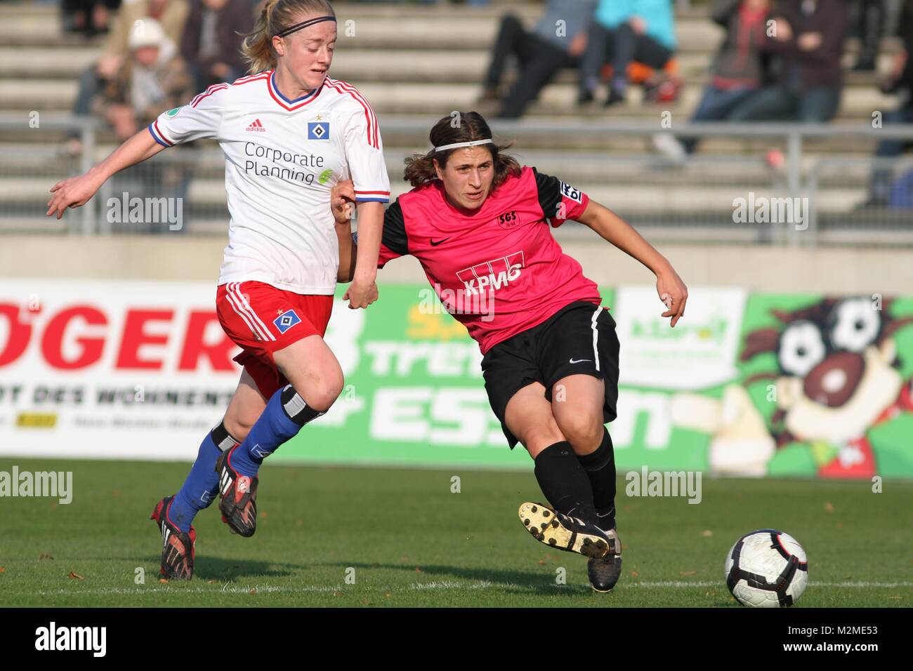 Page 2 - Frauenfussball High Resolution Stock Photography and Images - Alamy