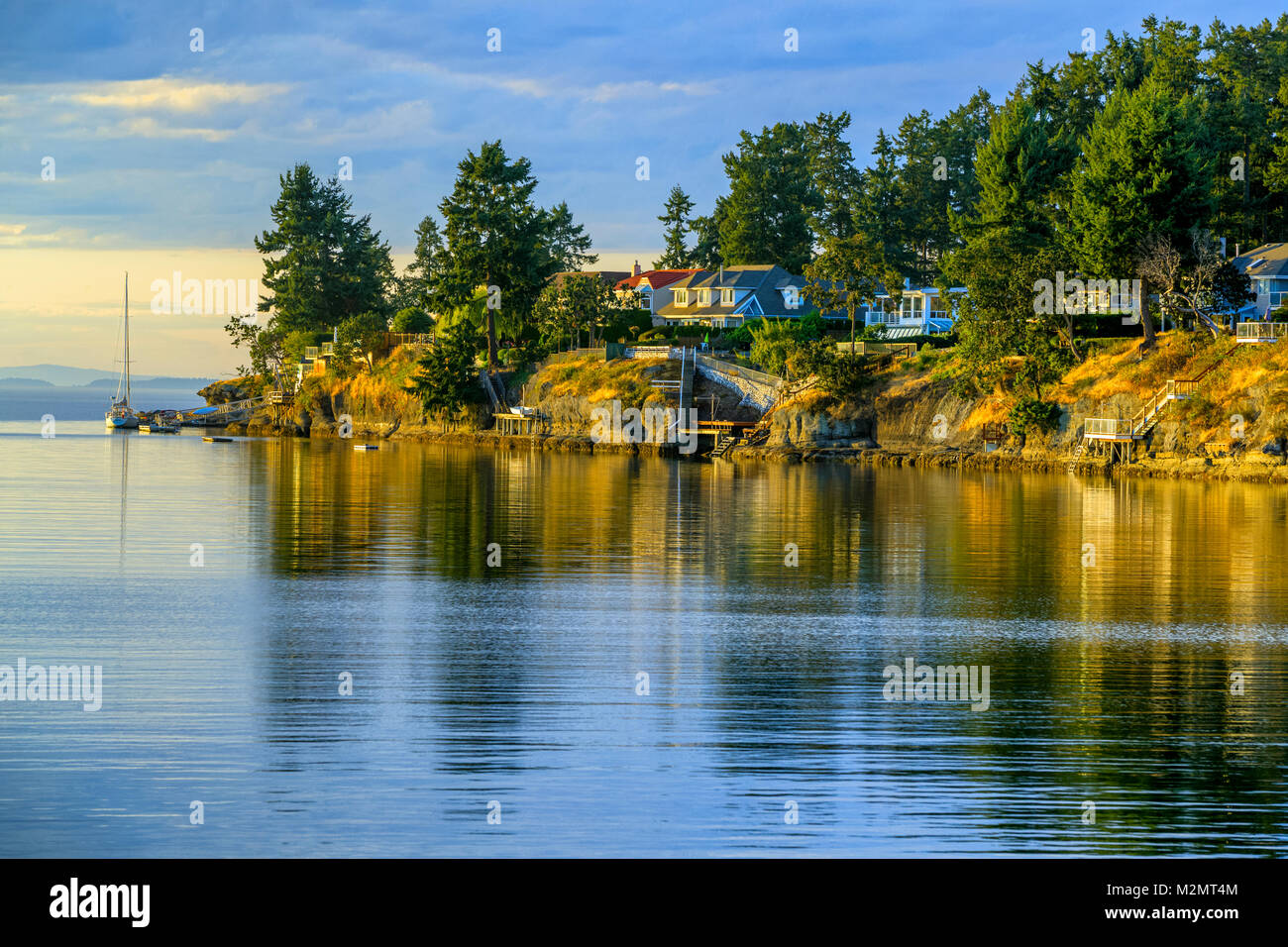 Ocean front homes on Vancouver Island Stock Photo