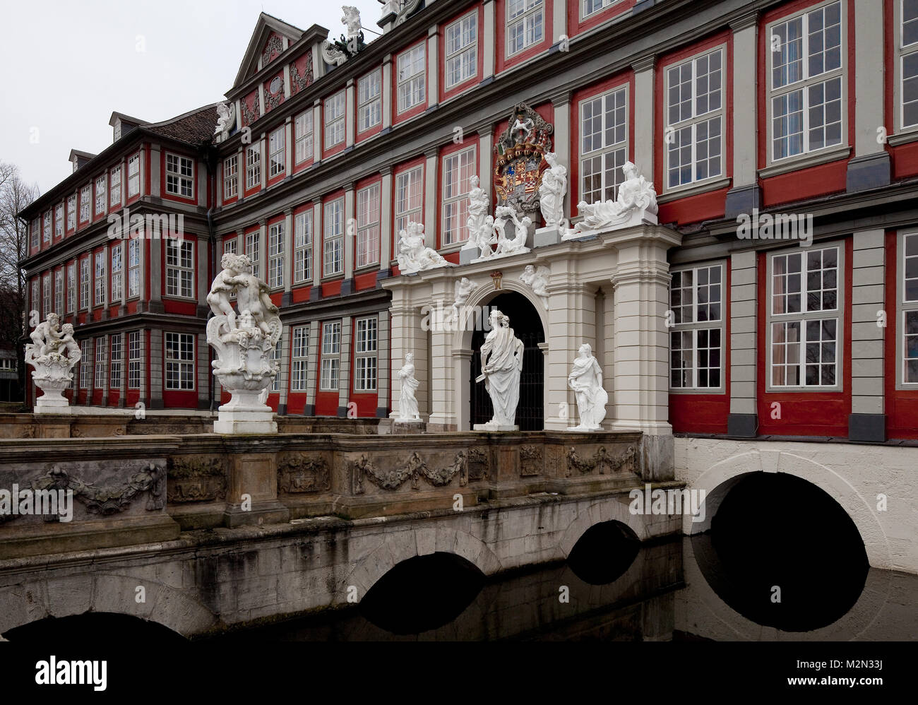 Wolfenbüttel Schloss Portalfassade Teilansicht m Wassergraben u Schlossbrücke heutiges Erscheinungsbild 1714-17 v Hermann Korb Bildhauerarbeite v Fran Stock Photo