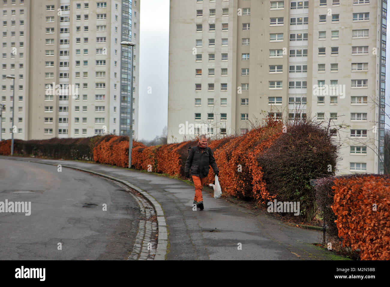 High rise flats in glasgow hires stock photography and images Alamy