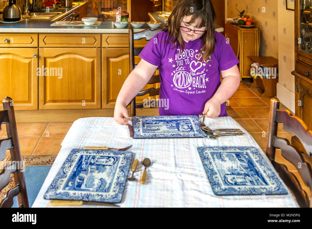 Children setting table hi-res stock photography and images - Alamy