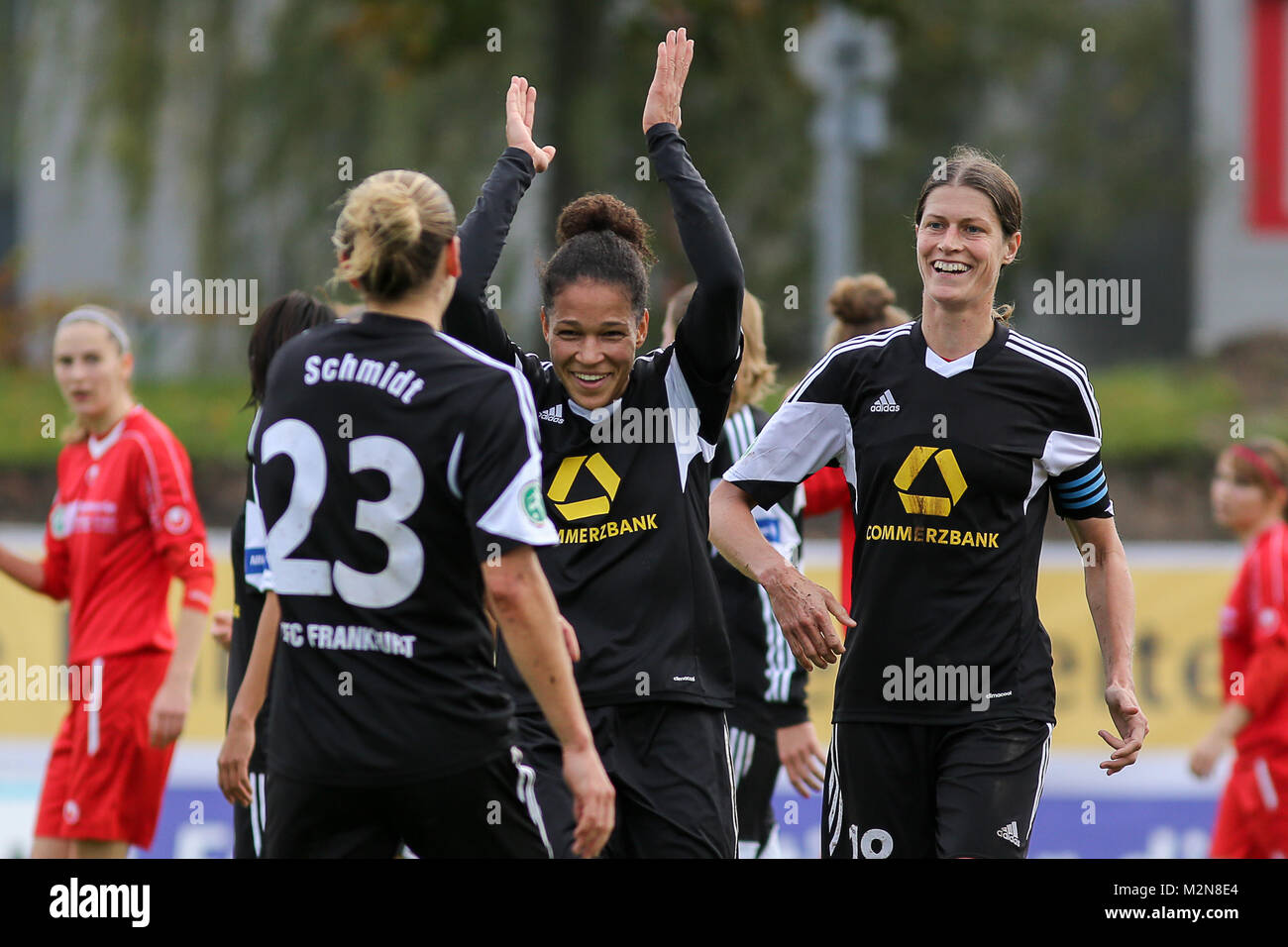 Fussball, 1. Frauen-Bundesliga, 1. FFC Frankfurt - VfL Sindelfingen, v.l., Bianca Schmidt (1. FFC Frankfurt), Célia Sasic (1. FFC Frankfurt), Kerstin Garefrekes (1. FFC Frankfurt), Jubel, Torjubel, Torerfolg, celebrate the goal, goal, celebration, Jubel ueber das Tor, Foto: foto2press.de, Schwarzwaldstraße 19, 69124 Heidelberg - Tel +49 (0)6221 718837 - www.foto2press.de - Veröffentlichung nur mit Urheberangabe gegen Honorar gestattet und Belegexemplar erbeten *** Lieferung erfolgt ausschließlich unter Anerkennung der AGB, einzusehen unter http://www.foto2press.de/agb *** Foto nur für redaktio Stock Photo