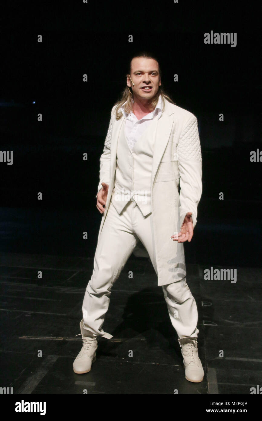 Mate Kamaras Tod Pressetermin Elisabeth Mehr Theater Hamburg 10 11 2015 Stock Photo Alamy