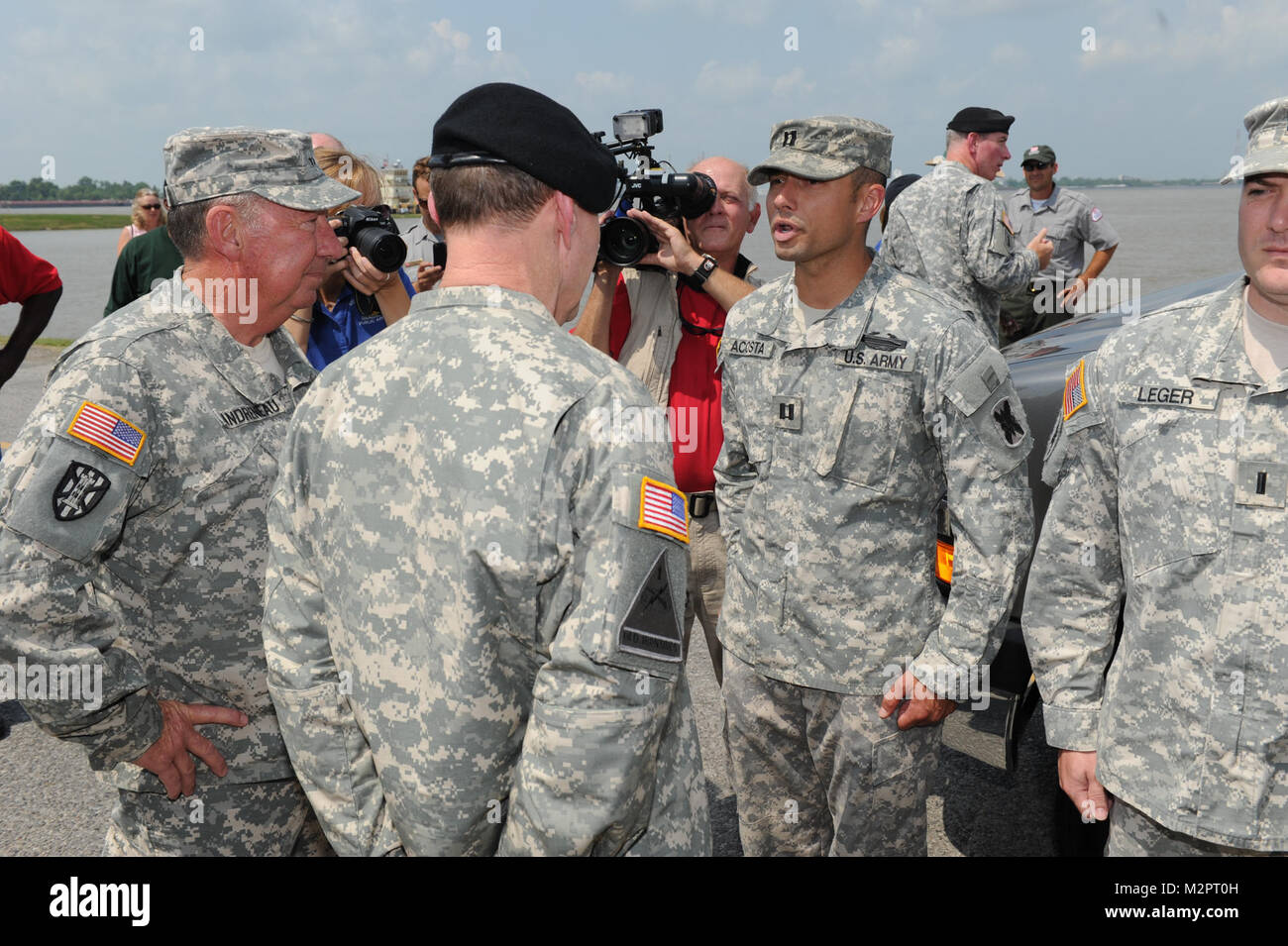 NORCO, La. Army Chief of Staff Gen. Martin Dempsey thanks several