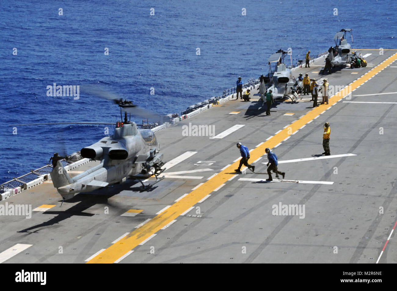 Marine medium helicopter squadron hmm 265 hi-res stock photography and ...