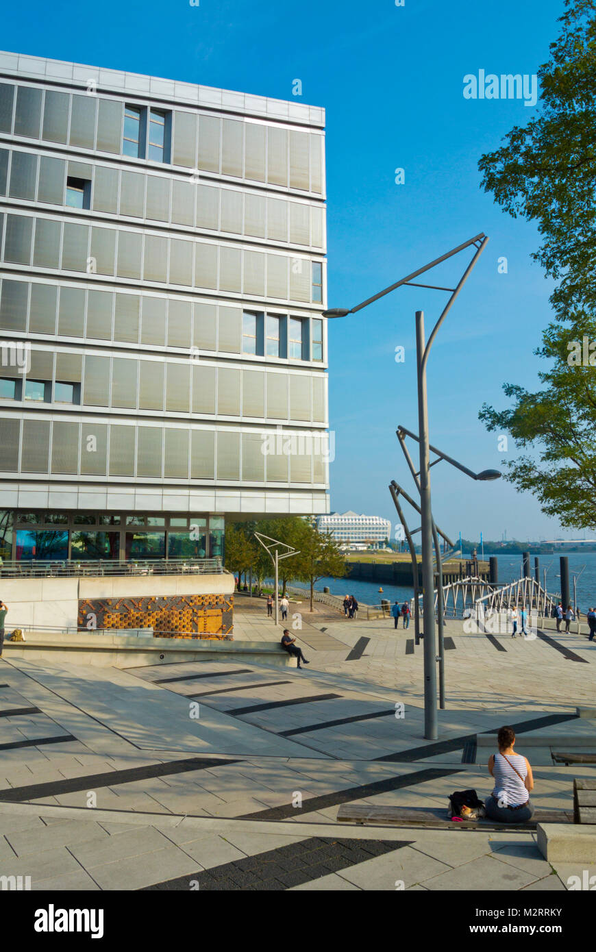 Platz der Deutschen Einheit, square in front of Elbphilharmonie