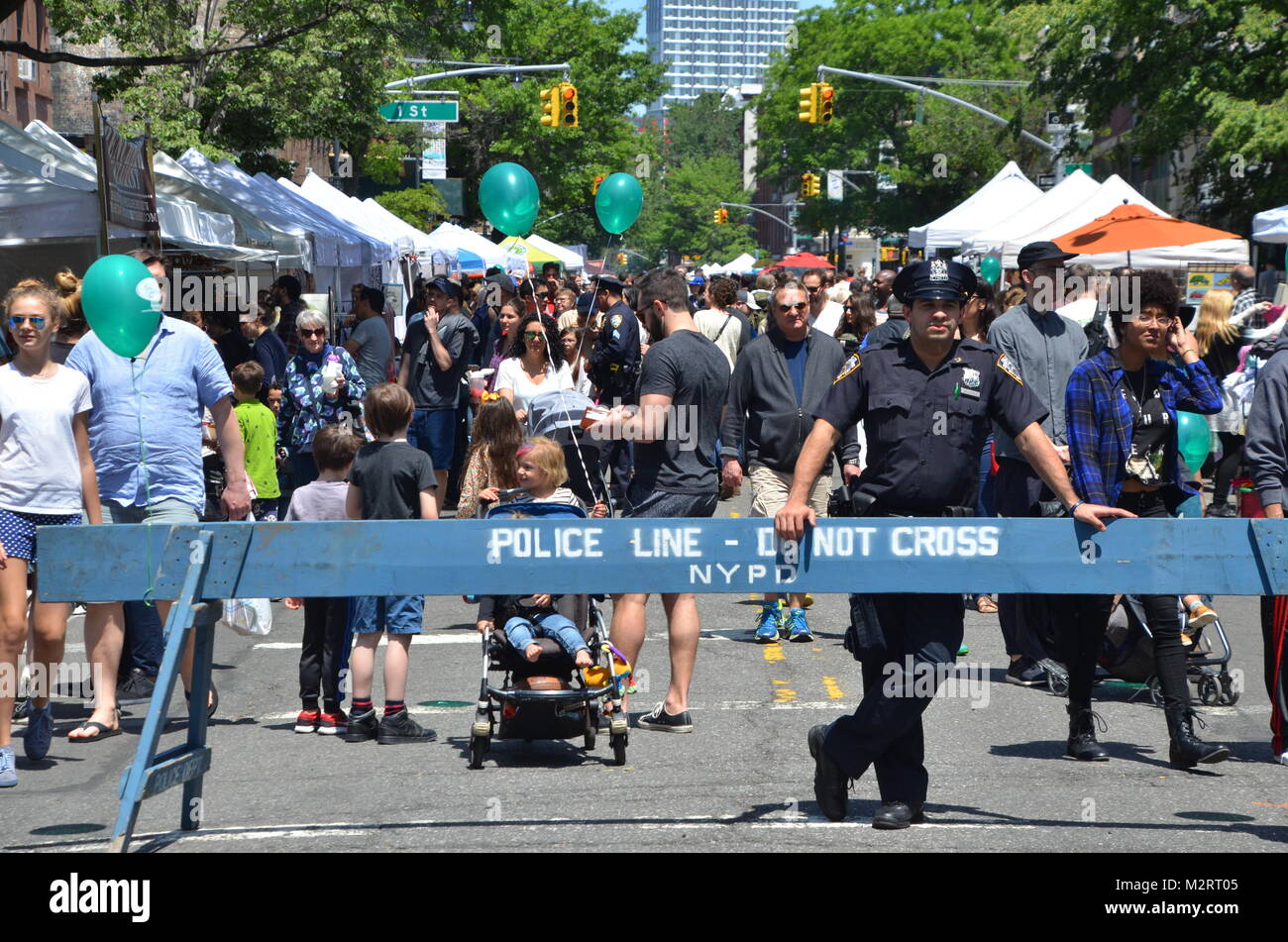 Nypd cops guns belts hires stock photography and images Alamy