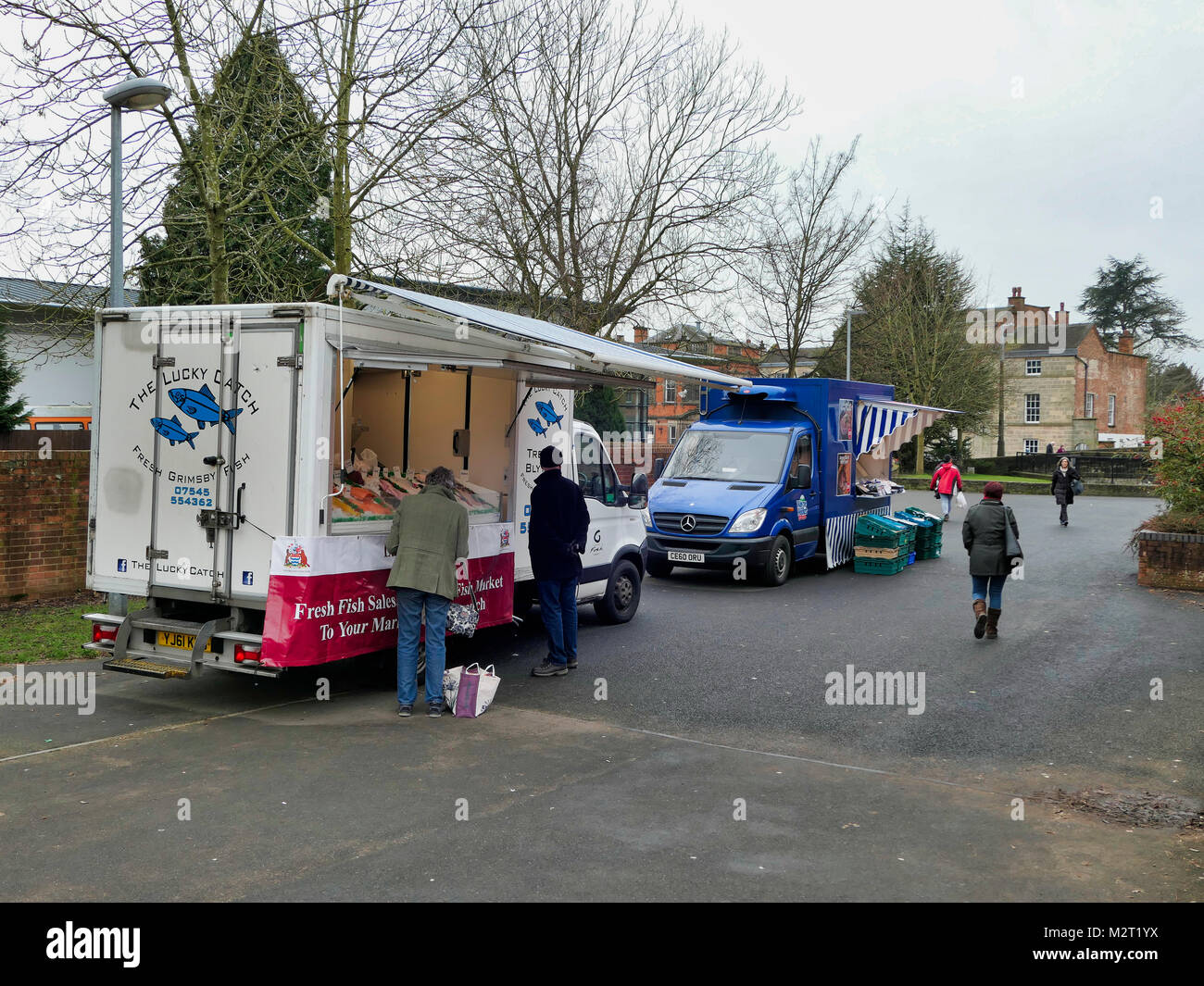 Ashbourne, UK. 8th February, 2018. Only two vendors attend the struggling Ashbourne, Derbyshire Thursday market after the Town Council decide to cut costs by not providing stalls for market traders. Ashbourne is the gateway to the Peak District National Park close to the Dovedale valley. Credit: Doug Blane/Alamy Live News Stock Photo