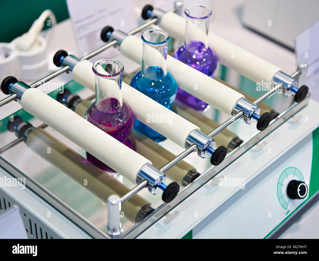 Linear shaker in chemical laboratory with samples Stock Photo - Alamy