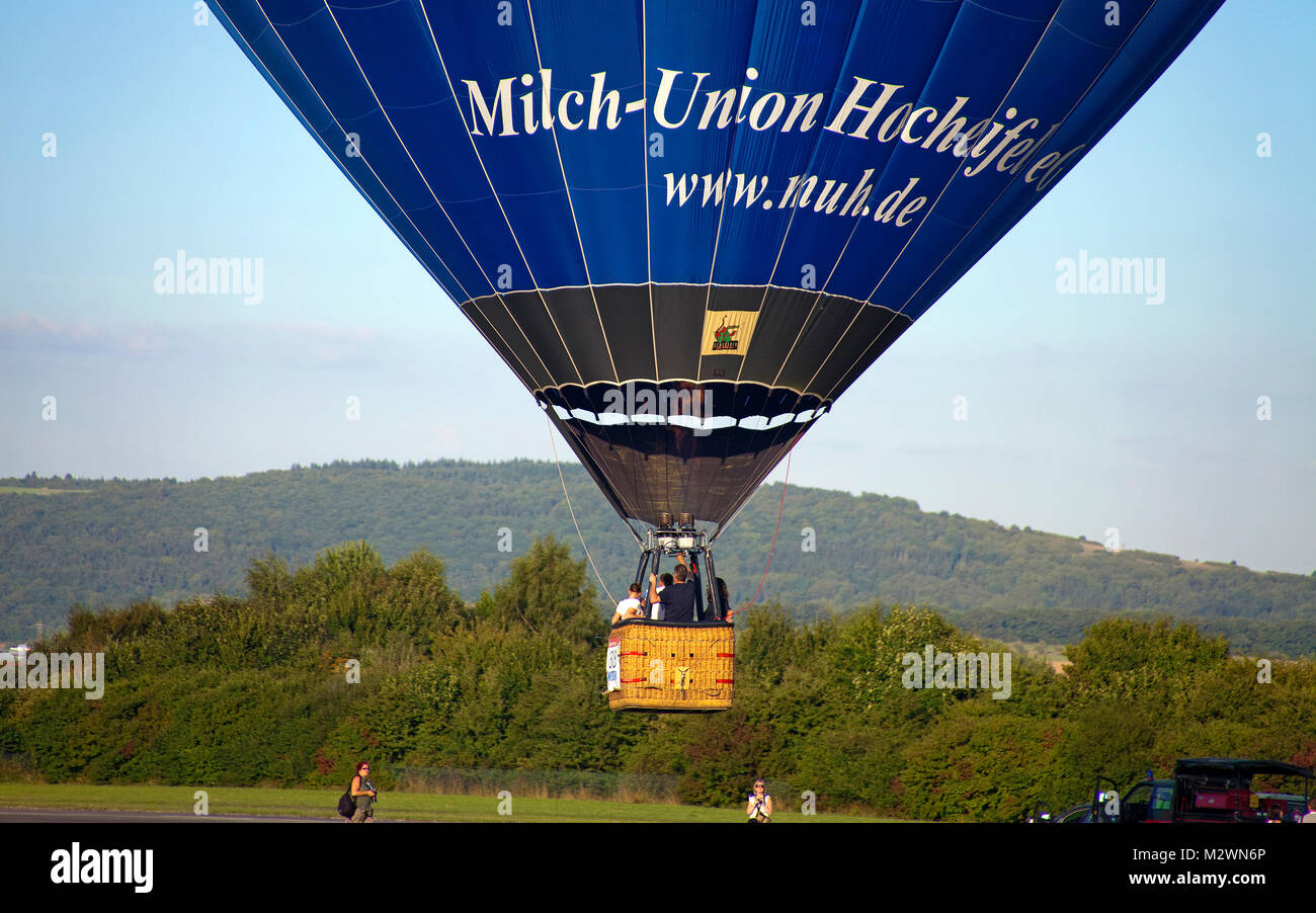 Hot-air balloon lifting at Moselle hot-air ballon festival, airport of Trier-Foehren, Foehren, Rhineland-Palatinate, Germany, Europe Stock Photo
