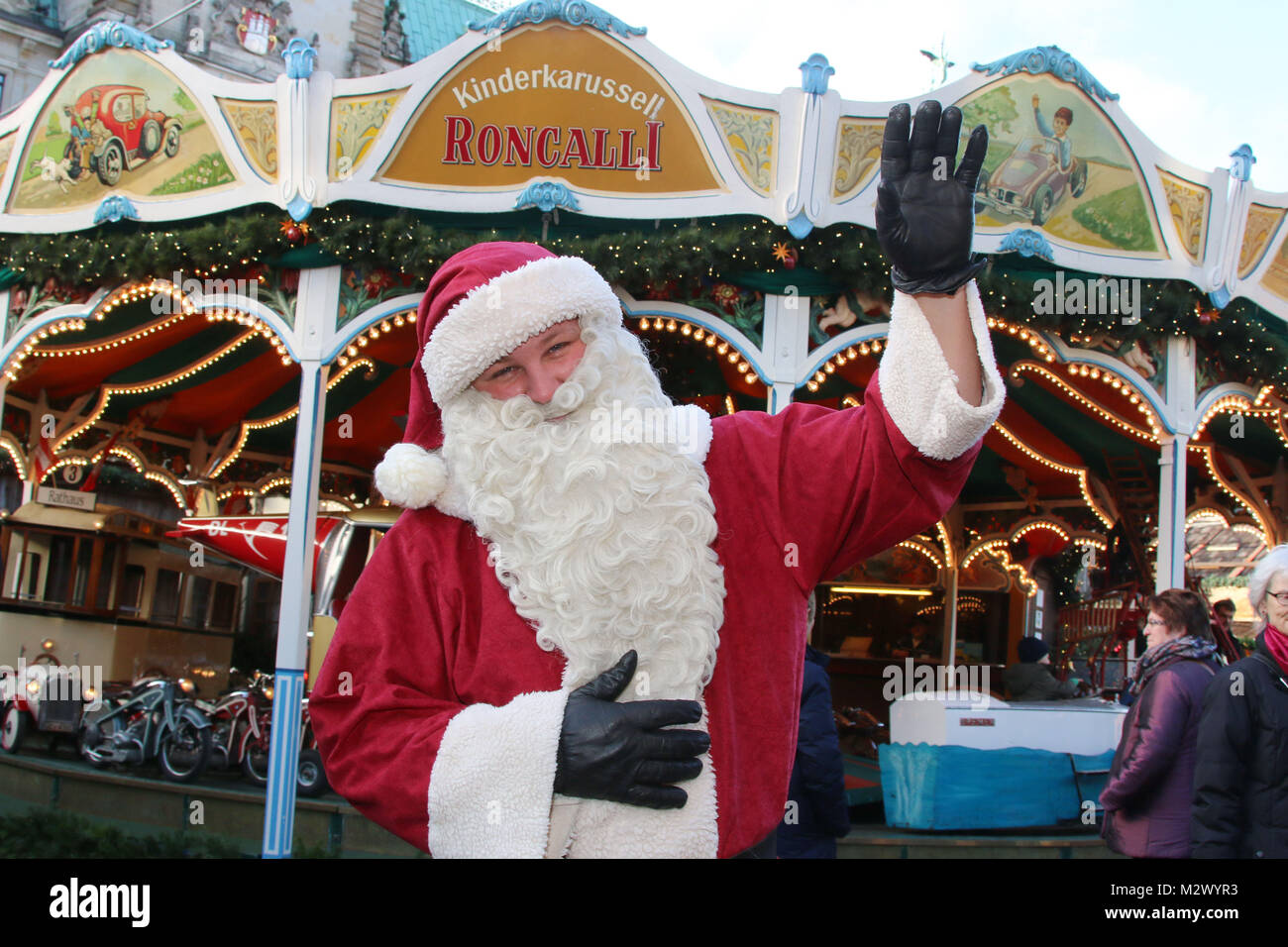 Weihnachtsmann, Eroeffnung des historischen Weihnachtsmarktes in Hamburg, Rathausmarkt, 24.11.2014 Stock Photo