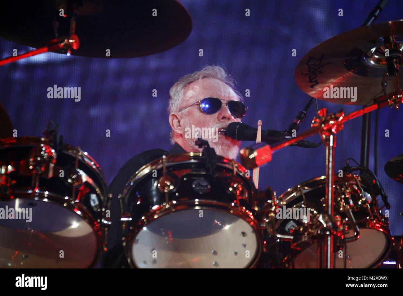 Frankfurt, Germany. 7th Feb, 2015. Queen + Adam Lambert, collaboration between the active members of the British rock band Queen (Brian May and Roger Taylor) and American vocalist Adam Lambert. Concert at Festhalle Frankfurt, Germany. Here:Roger Taylor (drums). Credit: Christian Lademann Stock Photo